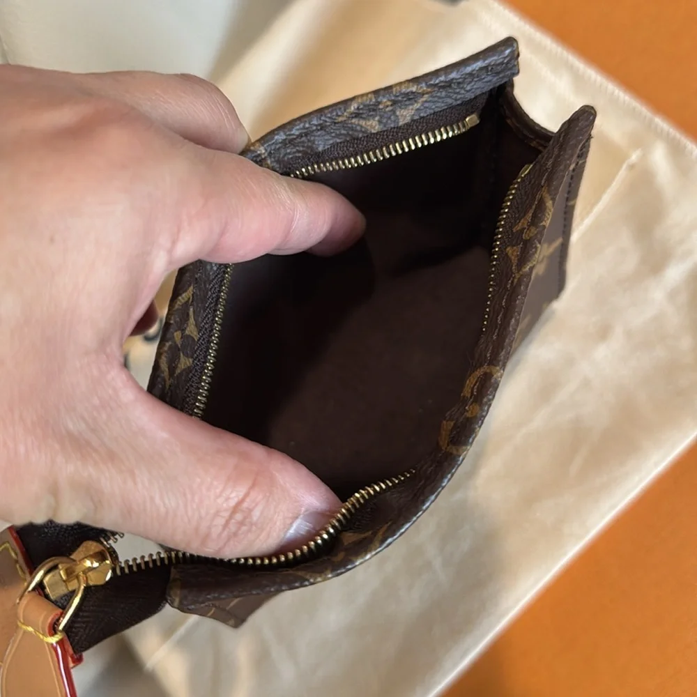 Authentic LV toiletry pouch on chain insert! New! ONLY POUCH No dust bag no box - Picture 10 of 14